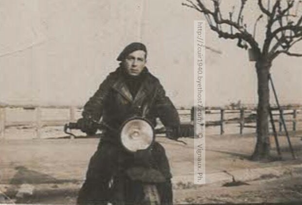 Polo Mouliets
Moto
1940