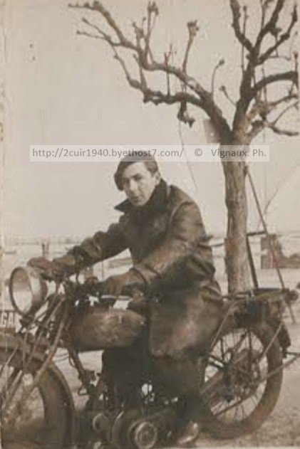 Polo Mouliets
Moto
1940